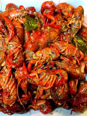  Jingmen's Spicy and Fragrant Stir-Fried Crayfish: Can You Handle the Heat?