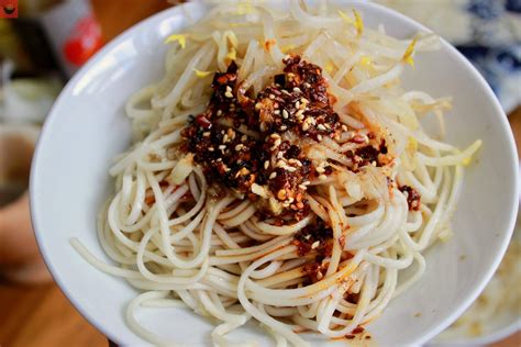  パンチホアの「米粉の涼麺」は、スピーディーに食べられる、夏にぴったりのツルッツル食感が魅力！